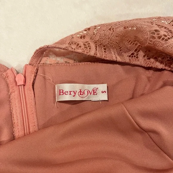 BeryLove Blush Pink Lace Cocktail Dress - Size Small - Picture 7 of 9